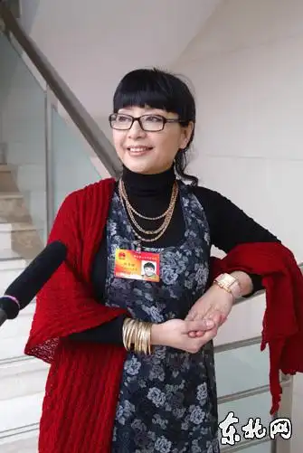 女代表全国两会期间喜迎三八节 殷秀梅:心里惦记家乡