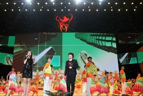 试听:常石磊 陈小朵 - 两岸同心 我们同行