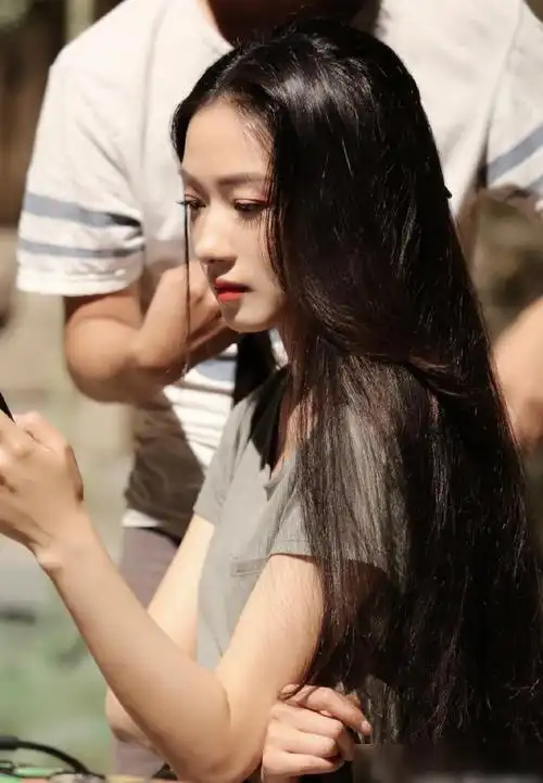 万茜:你们乘风破浪,我自巍然不动|胡歌|陈坤|孙红雷|马天宇_网易订阅