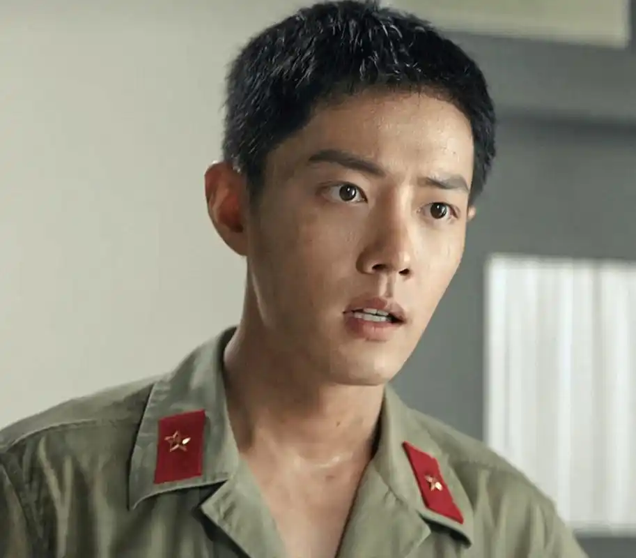 好离谱啊,竟然敢有人说肖战短发不好看,让你们再看看什么是野山椒