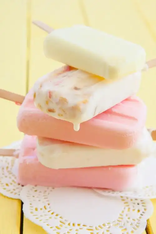 各种各样的冷冻的冰棒