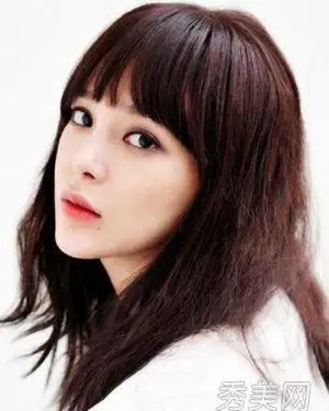 方脸适合的刘海发型 韩式齐刘海气质超赞