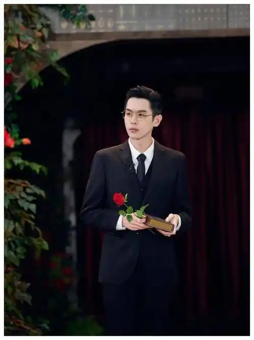 娱乐圈典范,好男人张若昀,撩妹技巧大公开_演技_阳光_才华