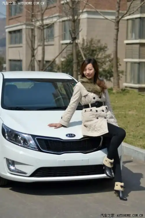 春日暖阳老婆大人陪她的k2出来晒太阳媳妇当车模411更新