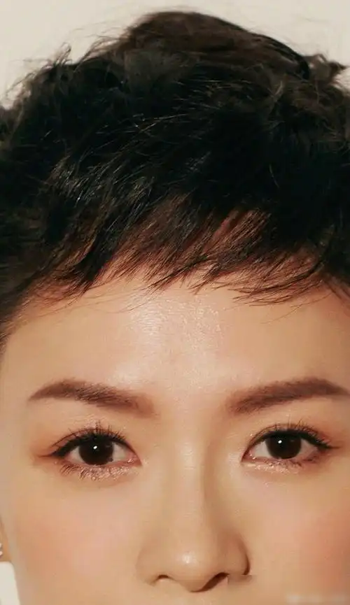 章子怡曾经的短刘海发型被嫌弃,如今俗气短发造型却被夸上天