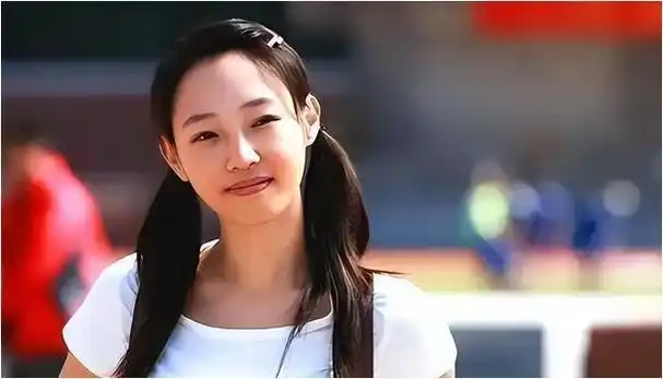 回到家后,白百何与母亲聊起此事,却遭到了母亲的严厉指责.