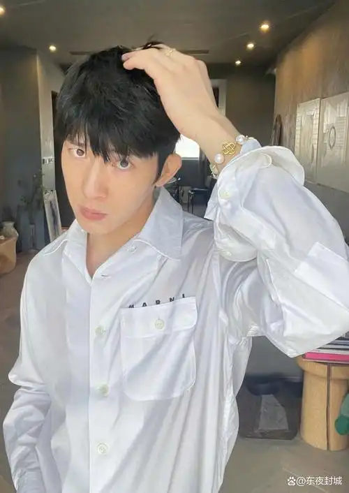 杨洋杨颖都曾出演过《微微一笑很倾城》,但是播出效果却完全不同