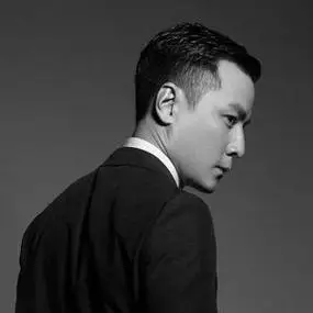 吴彦祖头像高清大图帅气(吴彦祖年轻时最帅图片高清头像)