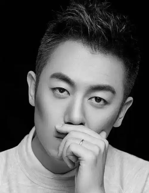 36岁实力演员朱亚文,有一位美丽如少女的妻子_沈佳妮_电视剧_印象