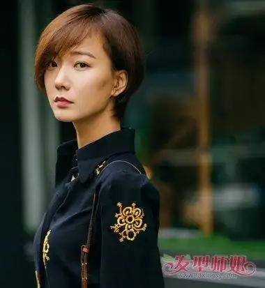 女生偏分波波头短发发型 不用打理的女生齐耳波波头发型