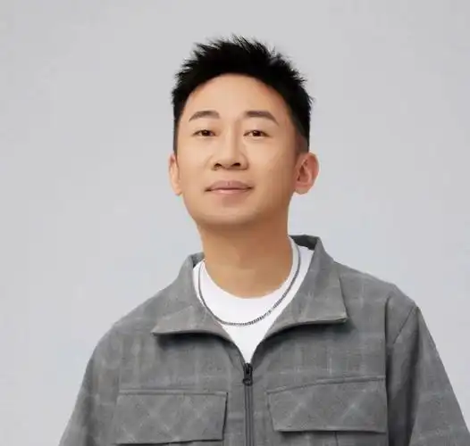 杨迪分手猫腻不断!