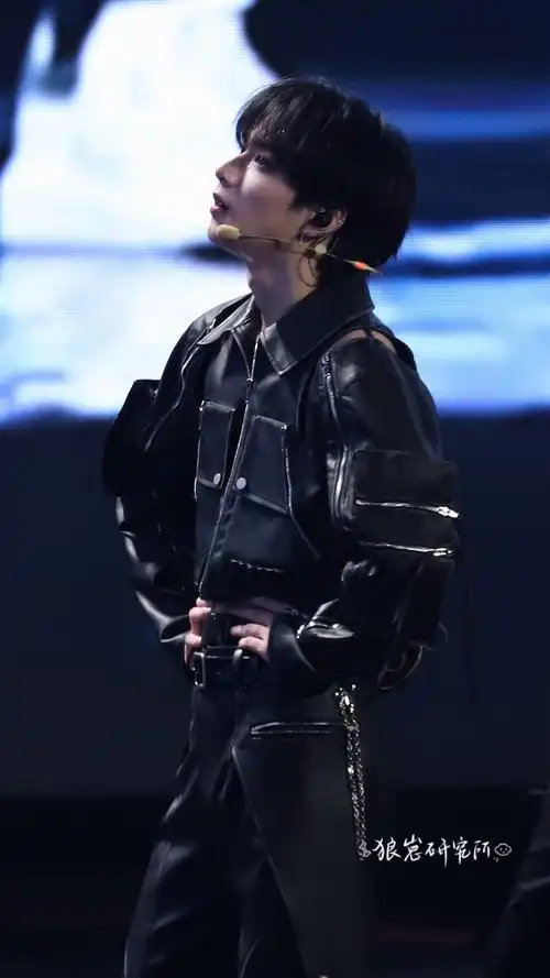 刘耀文叁重楼暨出道四周年演唱会