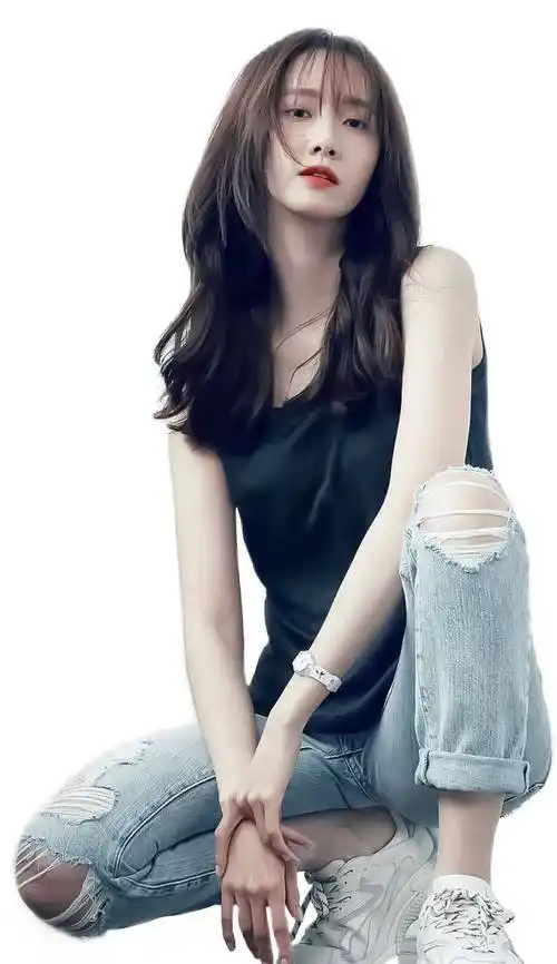 林允儿甜美笑容迷人写真