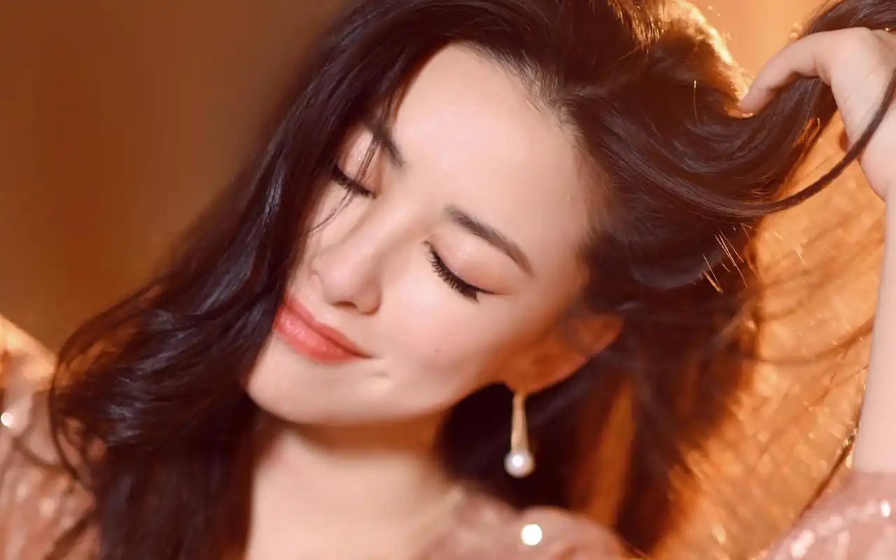 朱珠性感优雅写真桌面壁纸