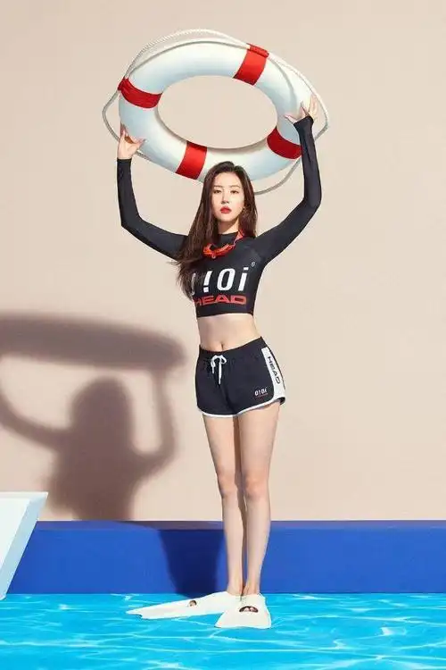 李宣美才是真的腿精穿超紧身潜水服大秀傲人好身材