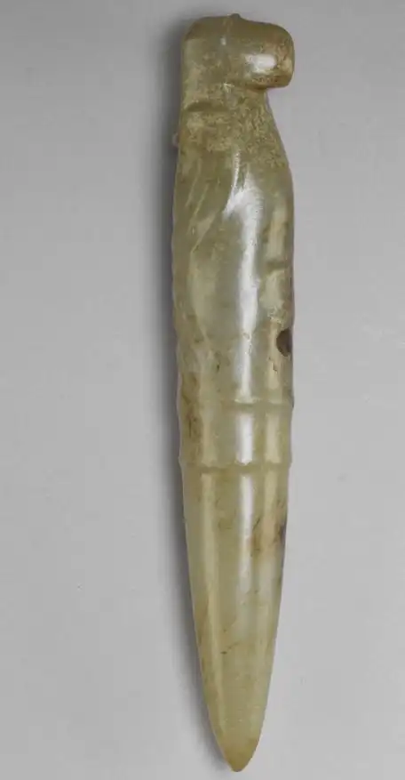 新石器石家河文化晚期玉鹰纹笄台北故宫博物院馆藏