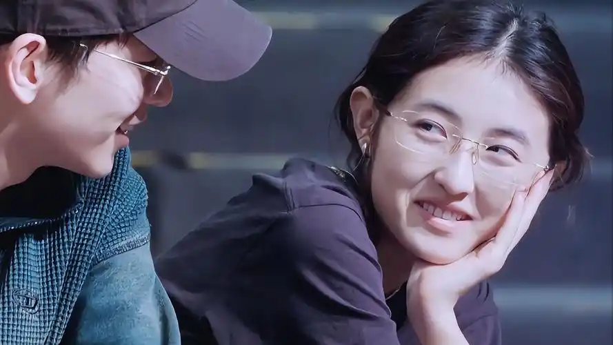 "你的眼睛真好看,但我的眼睛更好看"