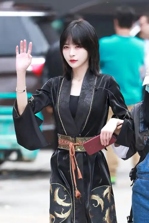 张语格超话zyg#张语格金曲青春#【返图】210421 金曲青春 转场王侯将