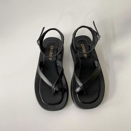 网红小众设计黑色罗马凉鞋女夏季平底大学生2022年新款仙女风百搭