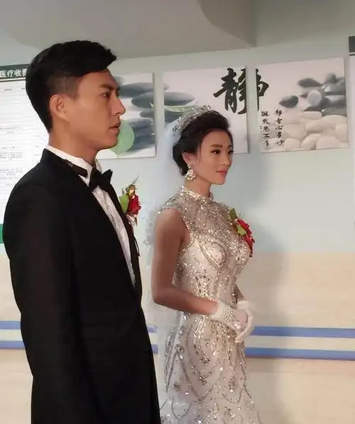 我们的爱:凤凰男靳东假戏真做,小三婚纱照曝光一起步入婚姻殿堂