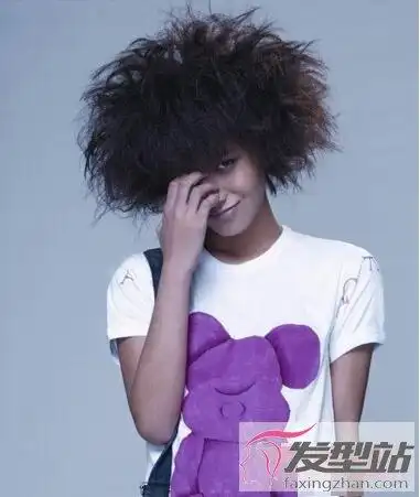 女生短发爆炸头发型 超个性发型展现你的另一面_发型站_最新流行发型