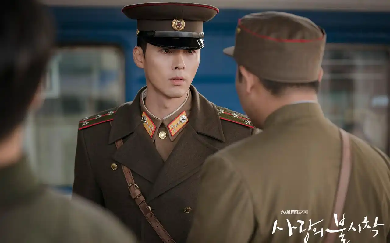 玄彬爱的迫降剧照图片壁纸