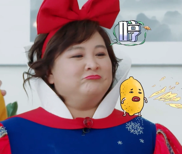 吉娜扮白雪公主的后妈,郎朗扮小矮人,当吉娜拥抱郎朗,贾玲妒忌了