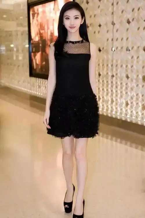 景甜身材长相甜美,优雅迷人!