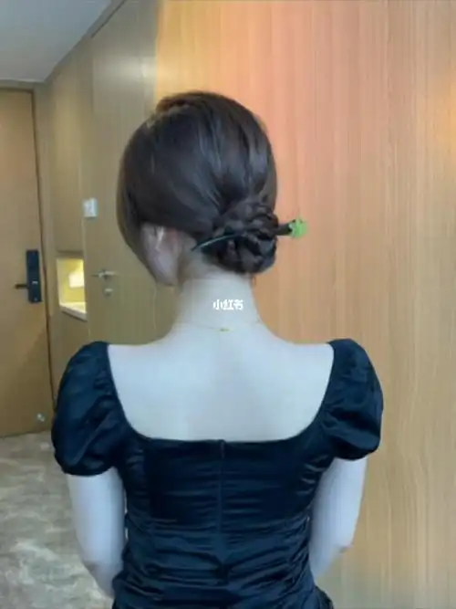 喜欢穿旗袍的姐妹一定要这款0失误发簪盘发