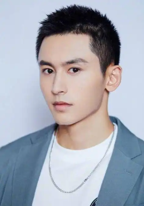 抛开山河令滤镜龚俊张哲瀚好不好看这边建议古装半永久