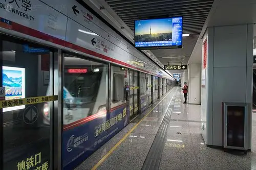 郑州地铁五号线高温烤验下的坚守