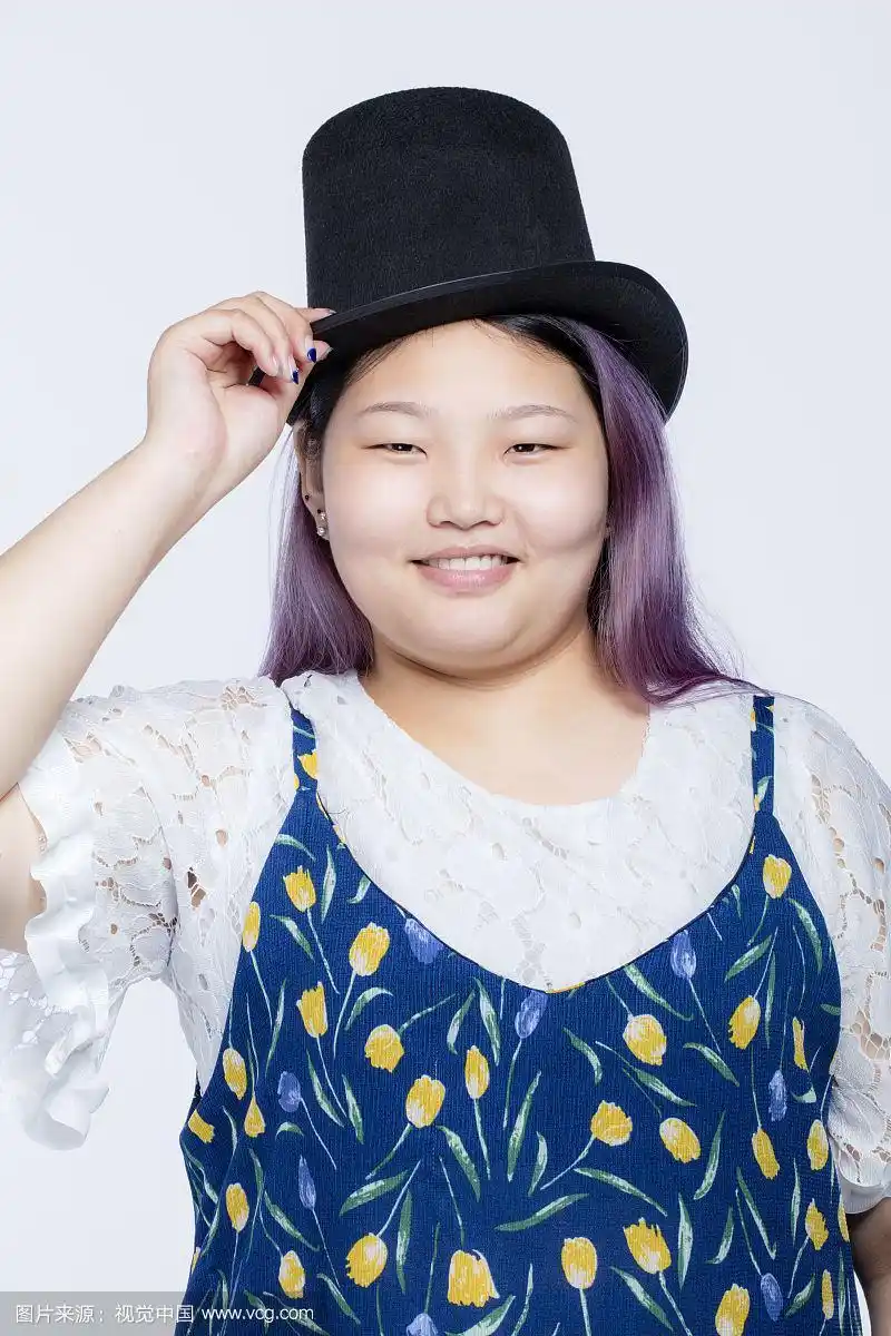 阳光可爱的胖女孩