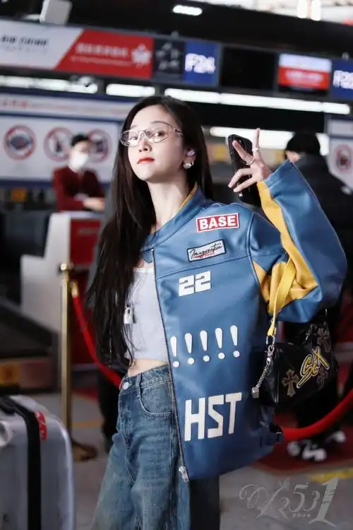 吴宣仪超话#吴宣仪2024演唱会生日场#这一声老公我先叫为敬@吴宣仪