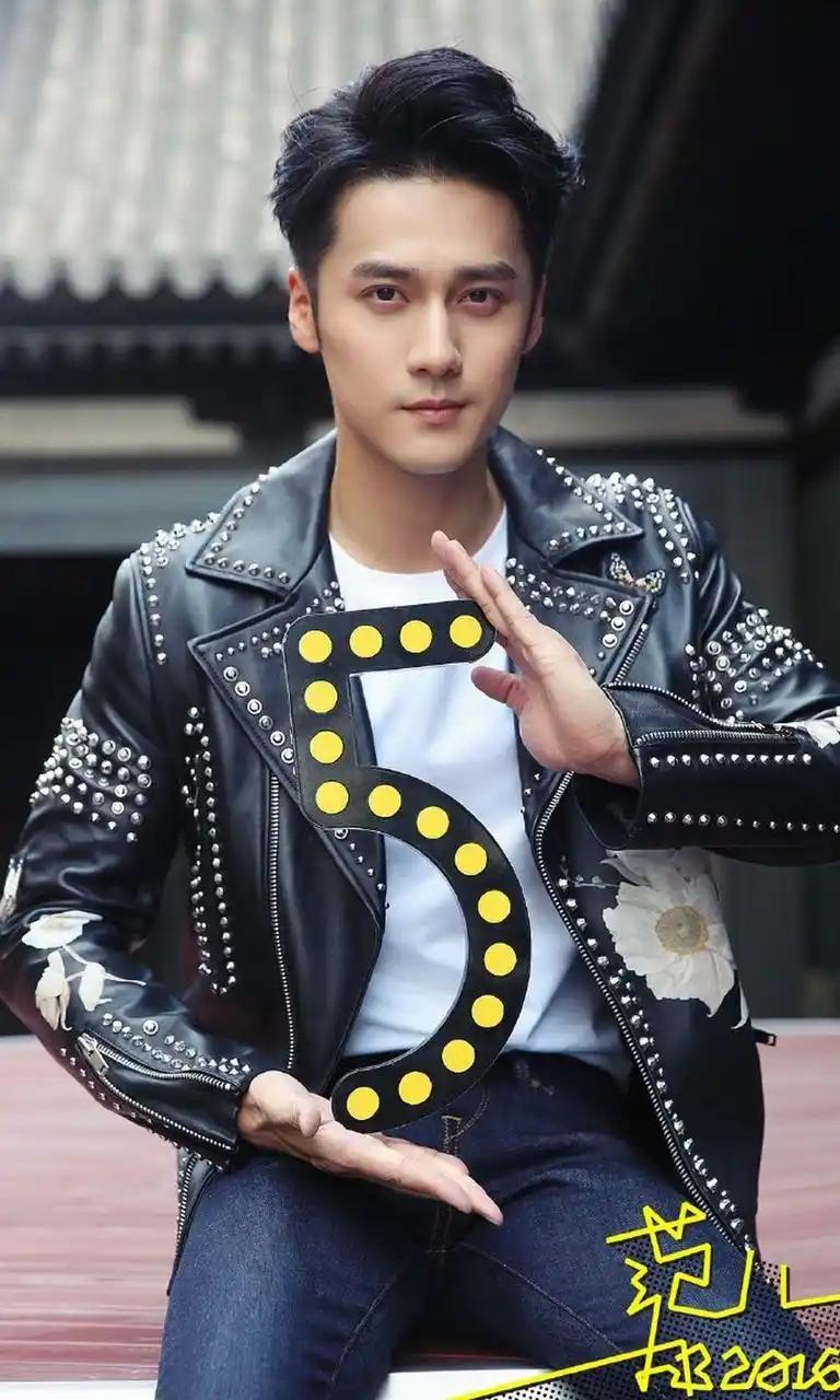 夫仔蒋劲夫时尚街拍帅气写真手机壁纸下载