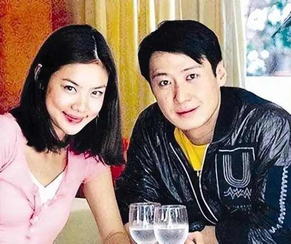 在黎明看来,男人赚钱的目的就是让妻子过上幸福生活,所以哪怕她挥霍无