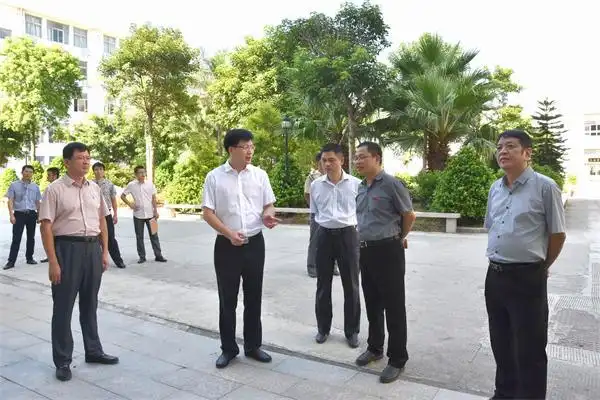 蔡晃深入部分学校调研教育工作