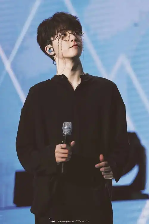 陈立农眼镜南京20180609crbestapollo丨1003