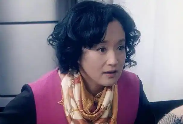 杨昆:年轻时选丁克潇洒,61岁无儿女每月靠2500生活,今后悔吗?