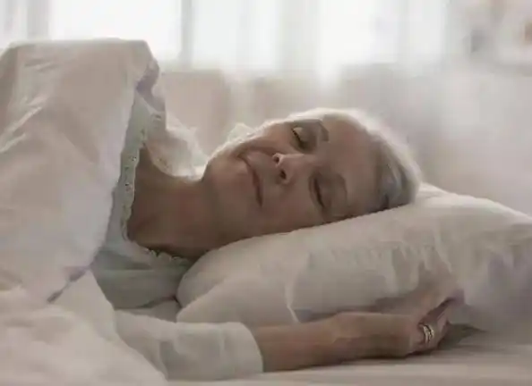 为什么睡觉时不能"脚朝东,头朝西"呢?