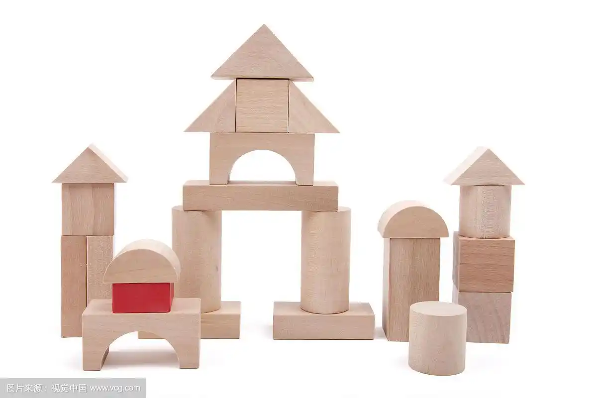 积木摆出的几何图形