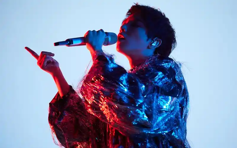 华晨宇帅气图片桌面壁纸