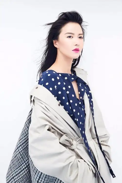 谭维维(资料图片)谭维维鼓励网友谭维维贴心回复网友其实谭维维的暖心