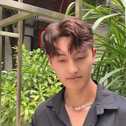 心形刘海纹理烫发