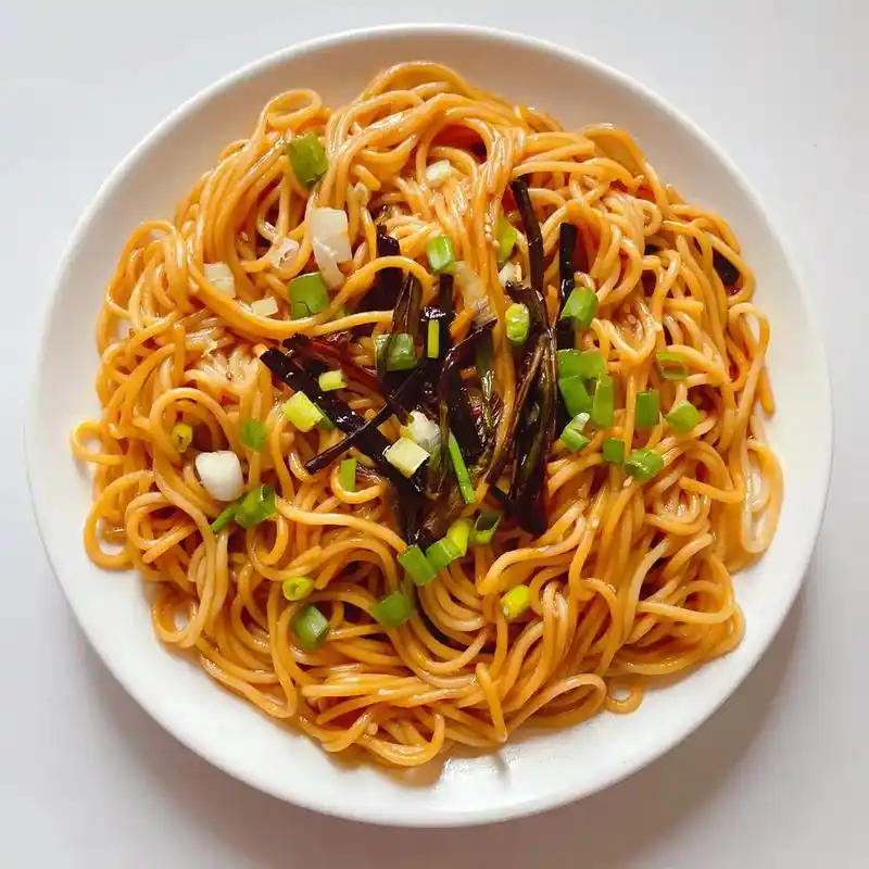 葱油拌面.这个葱油拌面真的太香了!做法简单还好吃,每一根面条 - 抖音