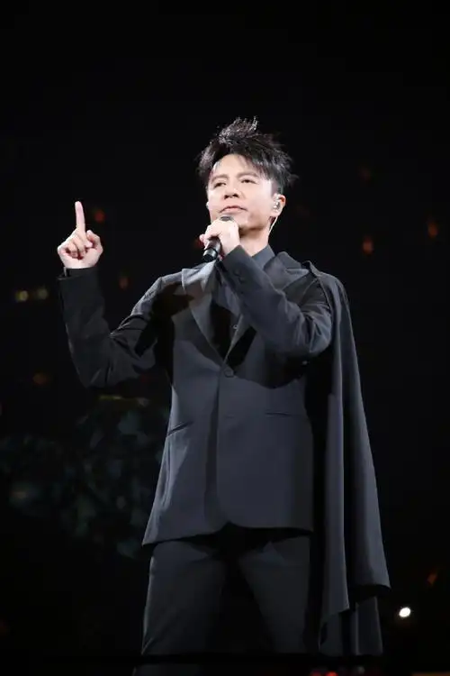 李克勤弦续巡回演唱会