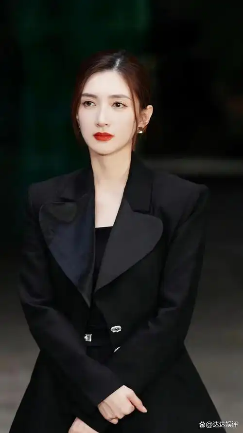 江疏影职场女神ol职业装穿搭气场强大