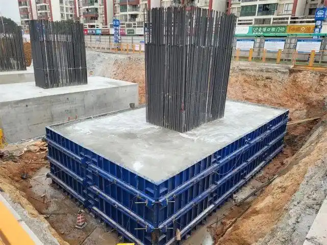 1月7日,佛山地铁四号线4203标项目部新城医院站最后一座基础承台浇筑