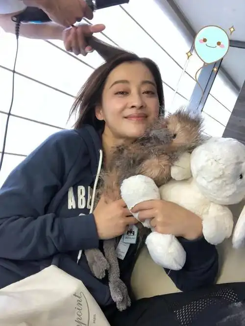 梅婷晒素颜照皮肤紧致气质特别的好老了还有少女感