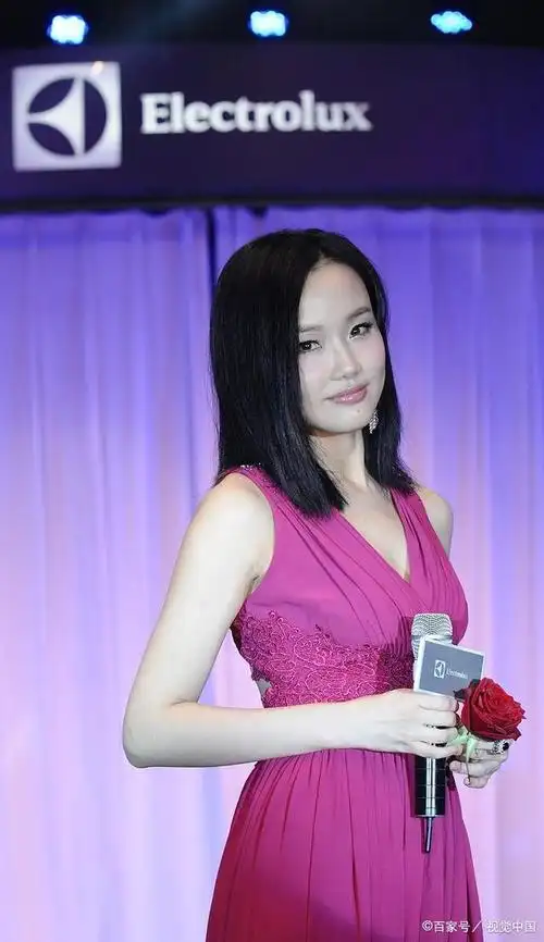 空灵转音歌姬:黄龄