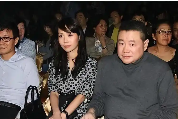 回顾分走富豪刘銮雄700亿的女人甘比有着怎么独特的魅力